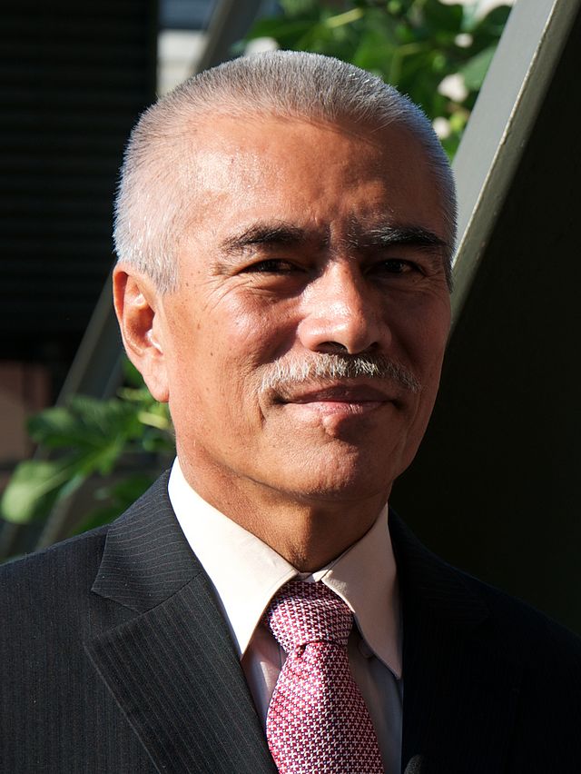 04_Kiribati_Anote_Tong